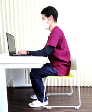 背もたれを使わない2